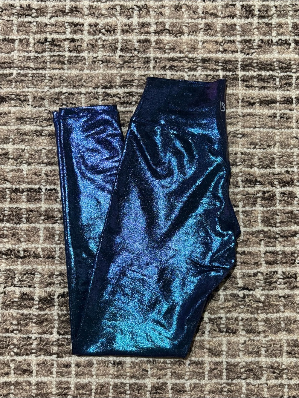 Buffbunny Rebel holographic purple and blue Leggings, size medium